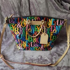 Dooney  and Bourke Retro Gafica Vanessa Satchel .